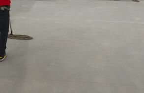 在工廠(chǎng)進(jìn)行保潔作業(yè)時(shí)，要注意什么呢？